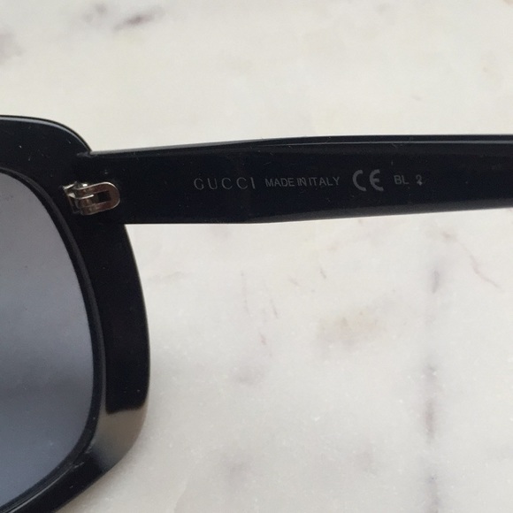Sale! Authentic Gucci sunglasses - Picture 5 of 9